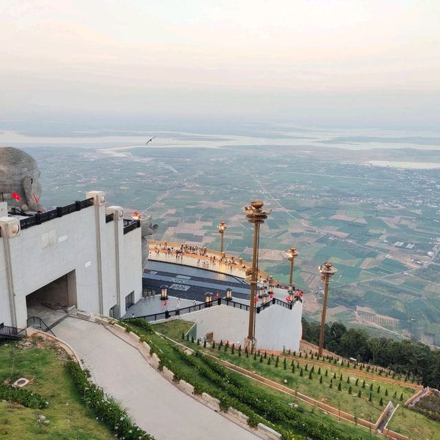 Ba Den Mountain หลังคาแห่งเวียดนามใต้