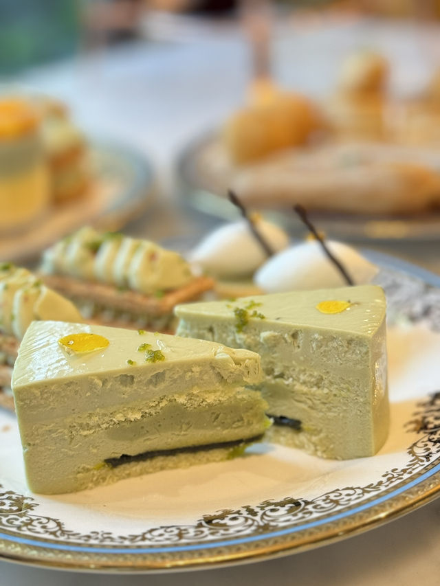 歷山餐廳CAFÉ A✨最近特別推出充滿堅果濃郁香氣及絲滑細膩之特色開心果下午茶🤩