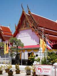 สักการะหลวงพ่อบ้านแหลม ริมแม่น้ำแม่กลอง