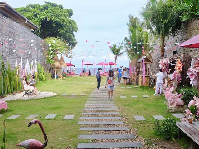 Top Seacret Beach Cafe หัวหิน