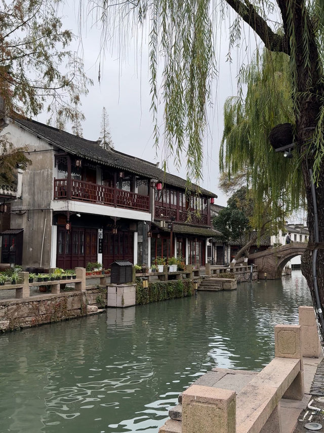 Step back in time visiting Zhouzhuang Ancient town 