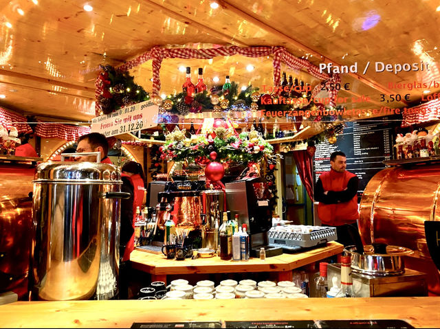 ตลาดคริสต์มาสที่เดรสเดิน (Dresden) เยอรมัน