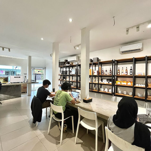 awor.coffee and the showroom