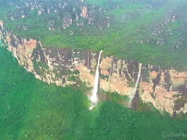【ベネズエラ】滝壺がない長すぎる滝！「エンジェルフォール」