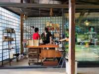 พิกัดคาเฟ่ ริมน้ำปิง เชียงใหม่ 123 glamp•