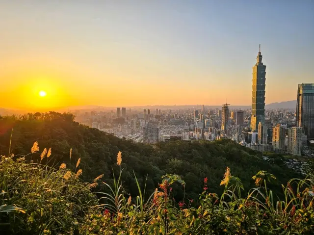 Elephant Mountain: Taipei’s Best Skyline View