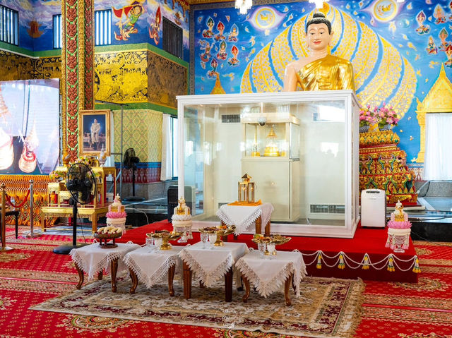 กราบขอพร วัดมหาธาตุวชิรมงคล