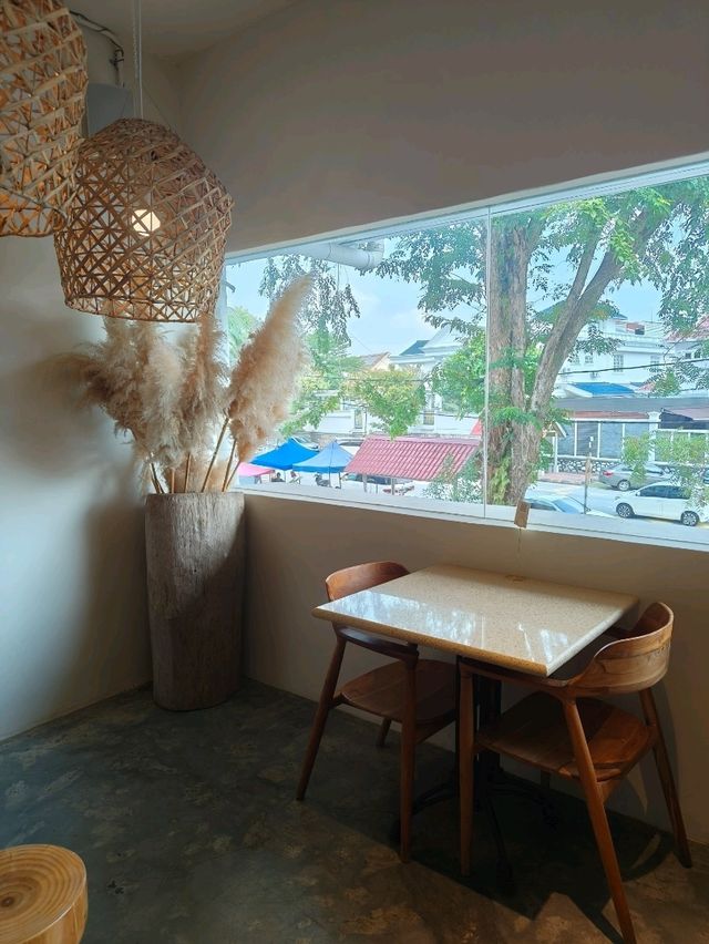 A Hidden Floral Café in KL – The Perfect Solo Escape