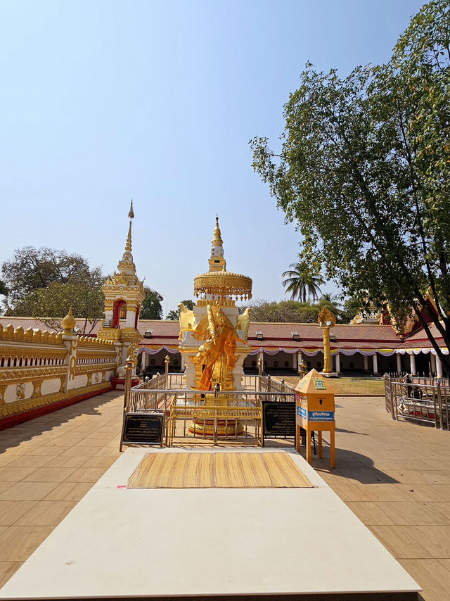 ไหว้พระ ขอพร วัดพระธาตุพนม