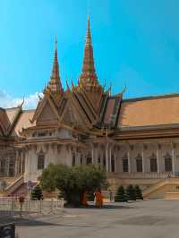 👑 The Royal Palace in Phnom Penh: Luxury, History, and the Spirit of Cambodia 🇰🇭