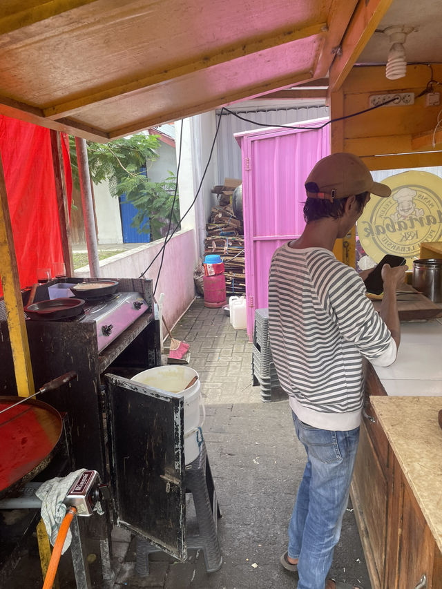Martabak Break in Flores: A Sweet (or Savory) Surprise! 🥞✨