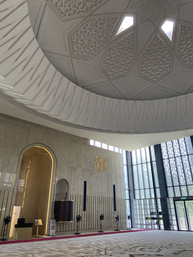 Masjid Al-Sultan Abdullah: A Modern Architectural Gem in Merdeka 118 ...