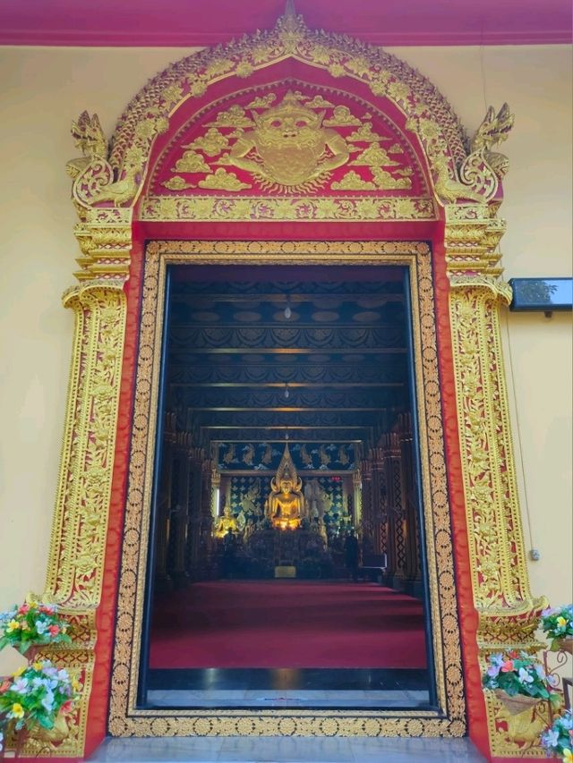 【チェンマイ】ゴールドの装飾が美しいお寺 Wat Phan On