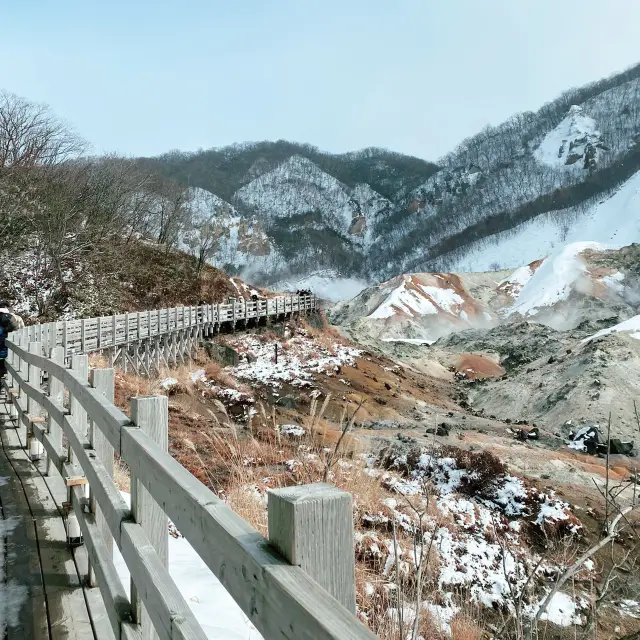 Relax and Enjoy the Volcanic Hot Spring Valley! Noboribetsu Jigokudani in Hokkaido is a Must-Visit.