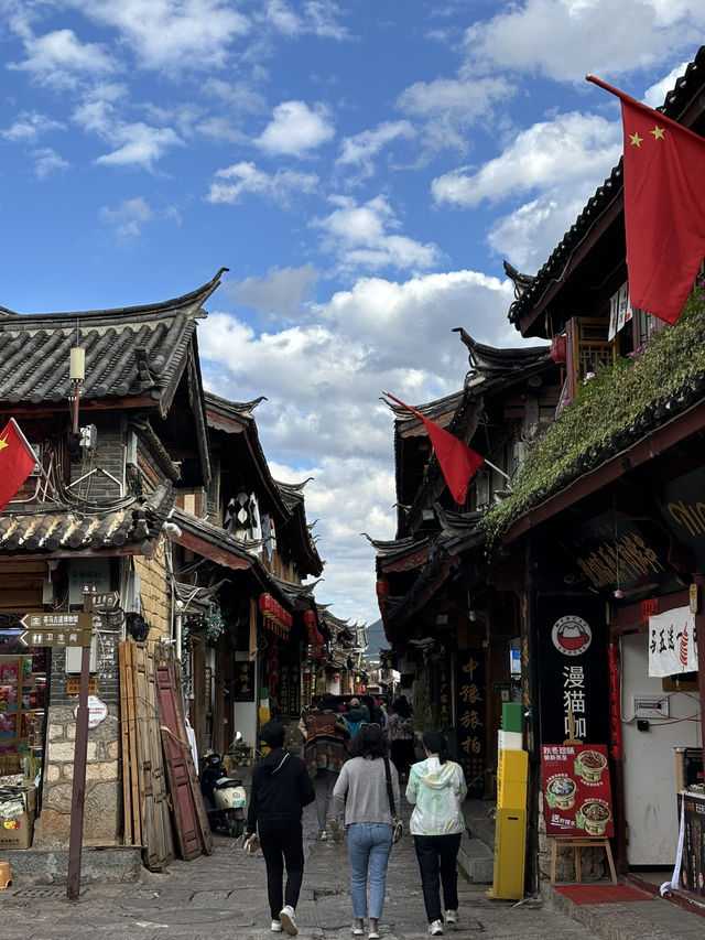 🎉 束河古鎮一日遊：穿越時空的浪漫邂逅！ ✨