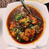 洗練された雰囲気で楽しむ多国籍料理🇮🇳🍽️✨