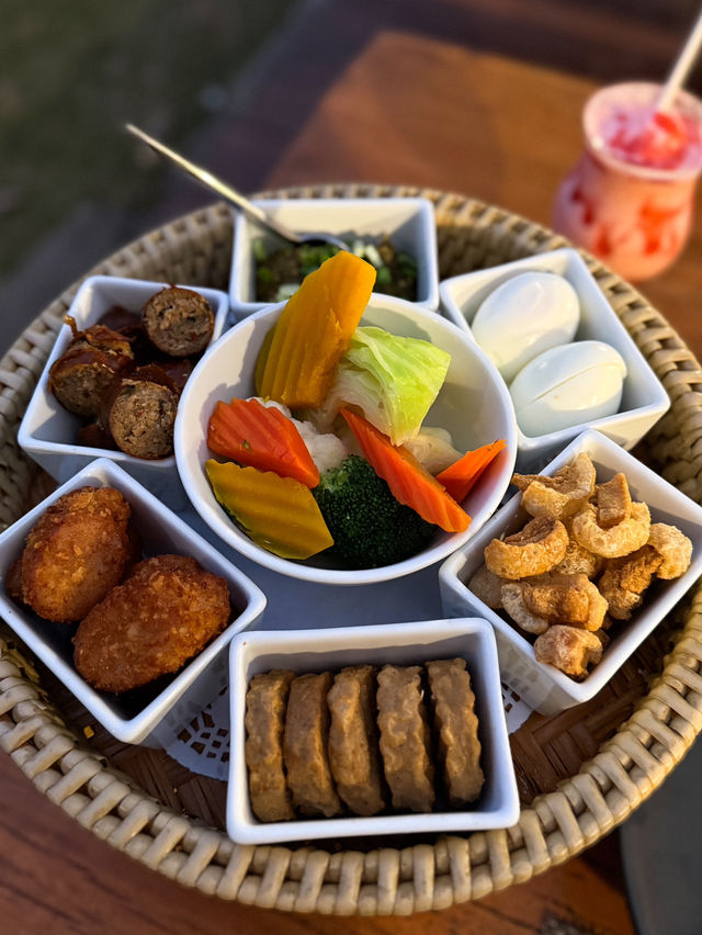 อิ่มอร่อยในบรรยากาศสุดโรแมนติกที่ร้านระเบียงชา