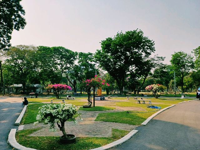 泰國曼谷市中心素坤逸區城市綠洲公園一日遊行程，親子遊行程，素坤逸繁華大道，適合打卡拍照📸親子遊
