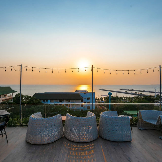 Cross Vibe Pattaya Seaphere พัทยา 