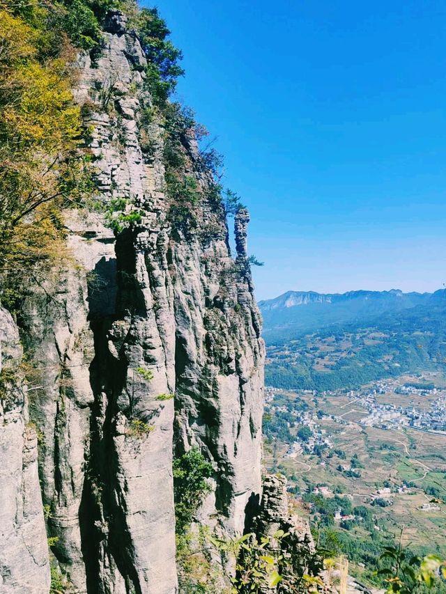 中國湖北恩施市著名景點恩施大峽谷旅行攻略，適合打卡拍照📸