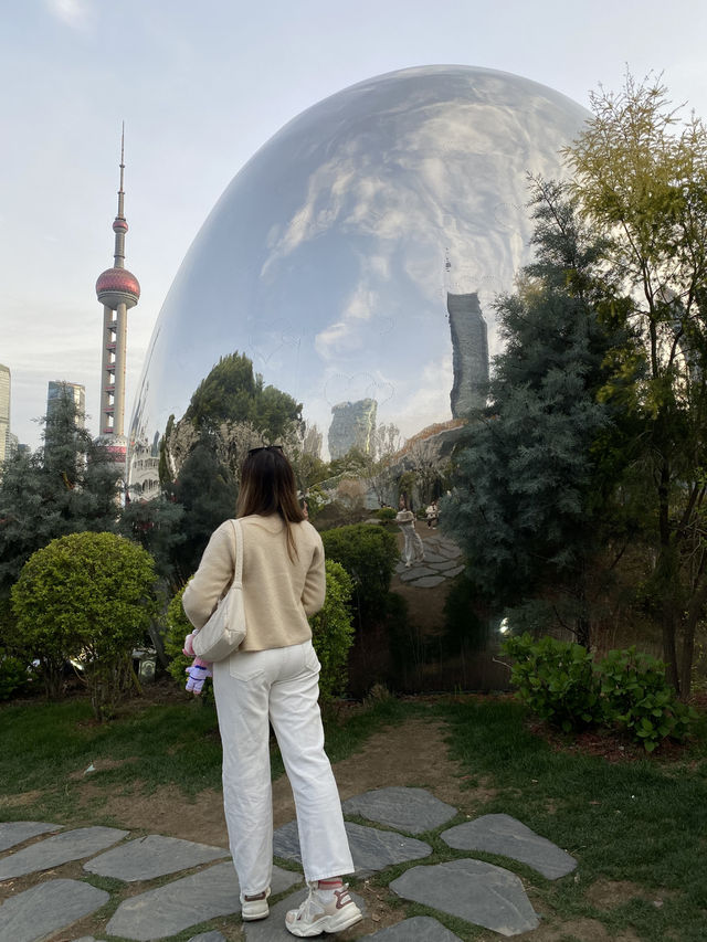 The North Bund Park – วิวดี ลมแรง แต่ใจฟู
