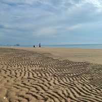 เดินเล่นชายหาดปราณบุรี 
