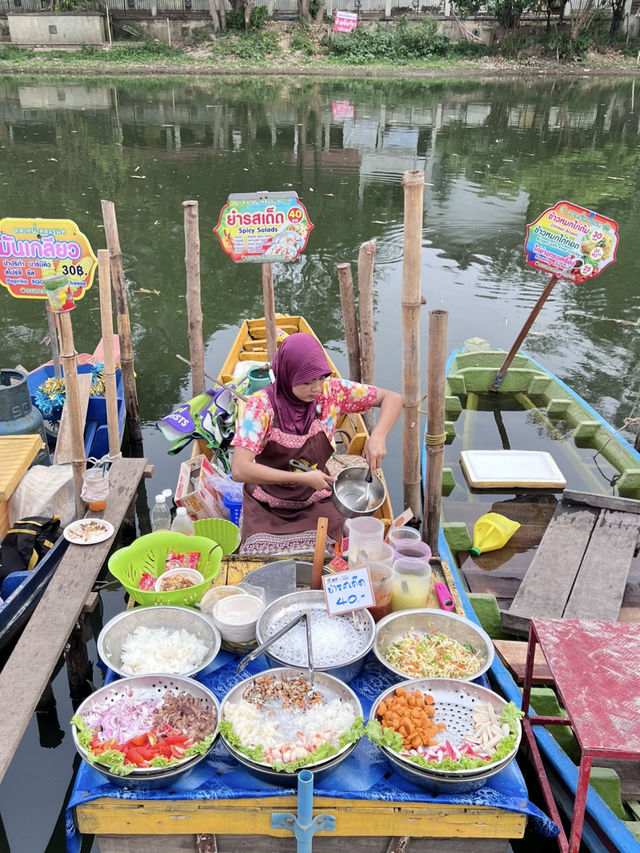 Floating Bites & Local Delights: Khlong Hae Market Uncovered