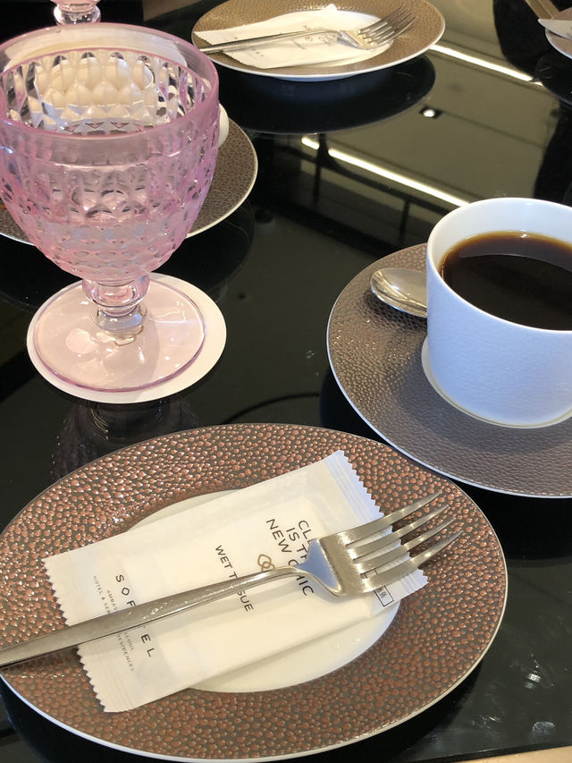 ☕ 소피텔 앰배서더 서울 – 잠실에서 만나는 프렌치 감성 카페