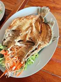 ร้านอร่อยริมหาดชะอำ เปิดมานานอร่อยเหมือนเดิม