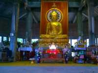 พาไหว้พระที่วัดพระธาตุ จังหวัดแม่สอด