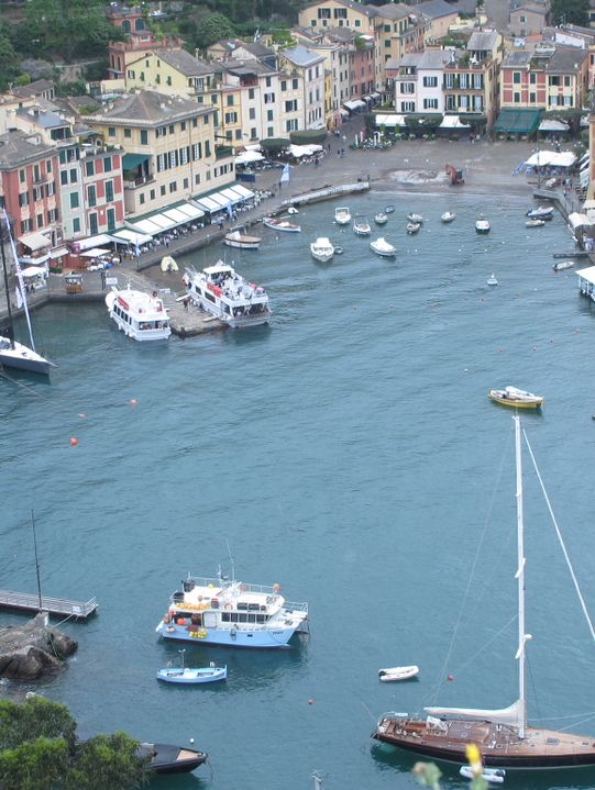 ล่องเรือจากRapallo…สู่เสน่ห์สีพาสเทลแห่งPortofino