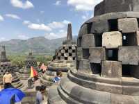 【ボロブドゥール寺院遺跡｜Borobudur Temple】 世界最大級の仏教遺跡、神秘の階段をのぼる旅