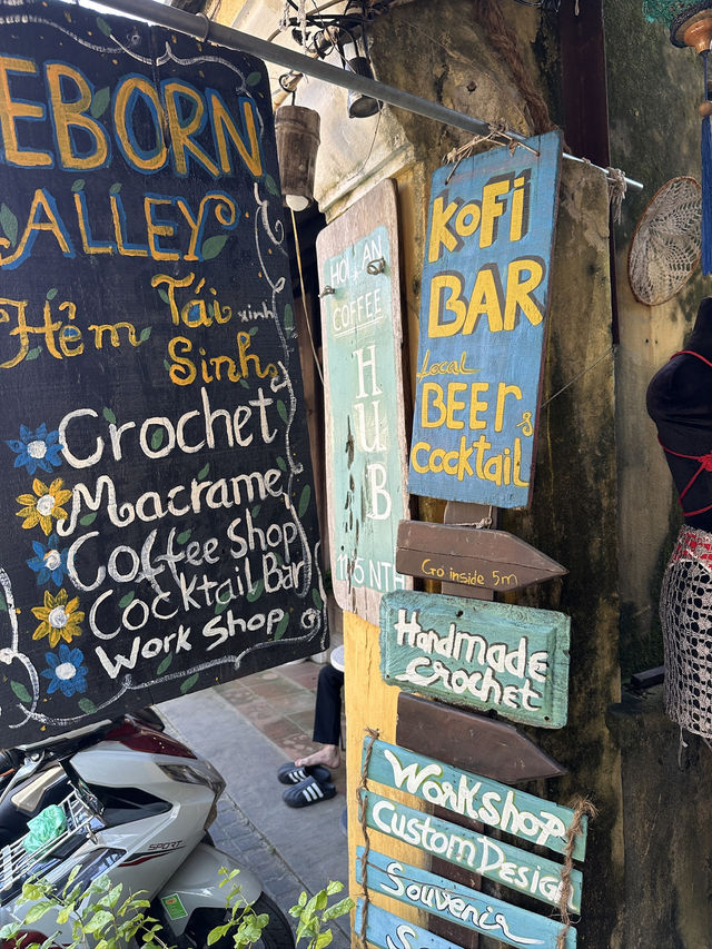 【Hoi An Coffee Hub｜ホイアン・コーヒー・ハブ】 路地の奥にそっとある、まるで秘密基地のようなカフェ