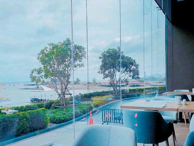 โรงแรมศรีราชาที่มีท่าเรือส่วนตัวถ่ายรูปสวย
