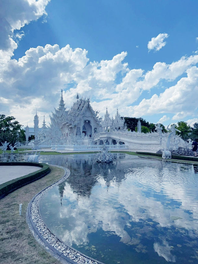 เที่ยววัดร่องขุน เชียงราย🍂