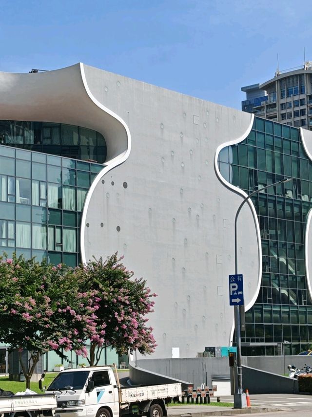 Discover the Architectural Marvel: Taichung National Theater (台中国家歌剧院)