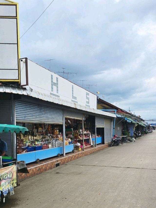 ตลาดโรงเกลือ ตลาดการค้าชายแดนขนาดใหญ่ที่สุดในไทย