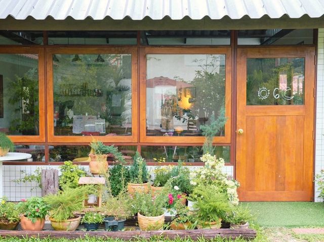 Sunsixmoon.cafe • ชลบุรี