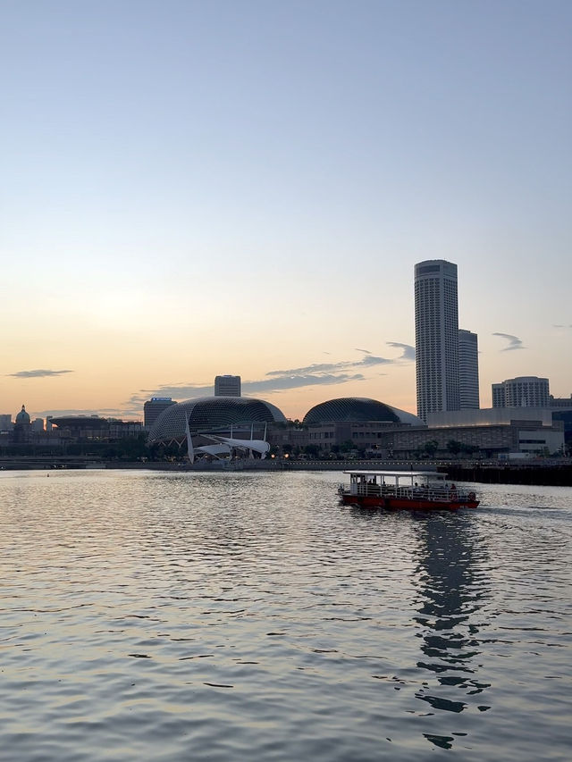 Marina Bay at Dusk: A Peaceful Evening Path with City Views