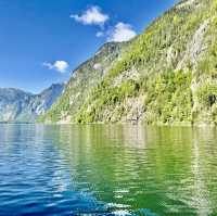 在人間仙境～德國國王湖享用清澈湖面倒映的山林美景