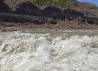น้ำตกหูโข่วในแม่น้ำเหลือง (Hukou Waterfall) 