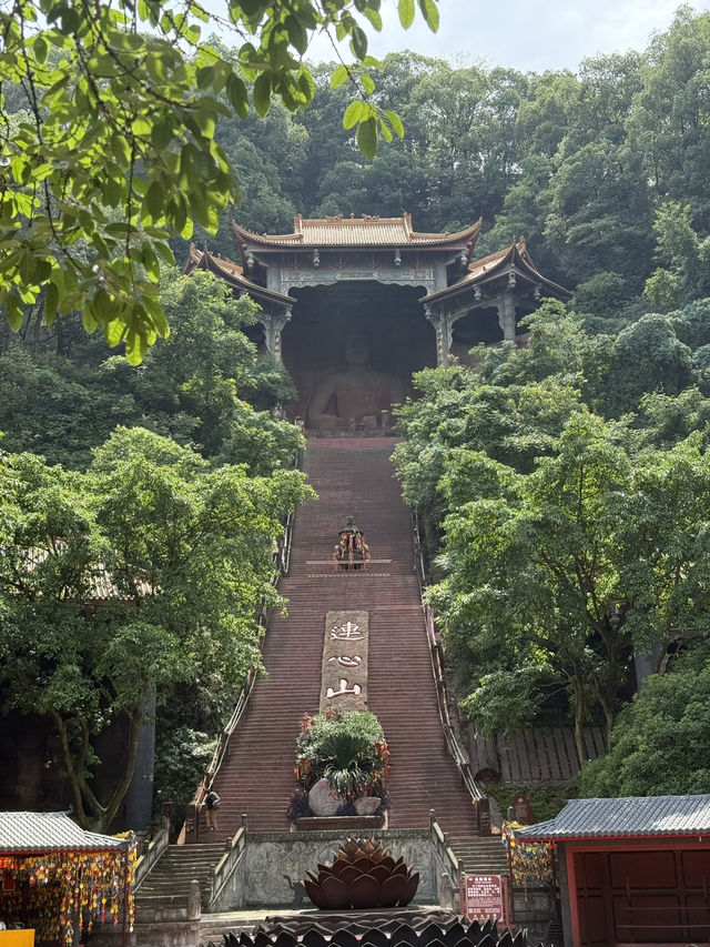 【中国・四川 東方仏都景区】隠れた仏教芸術の宝庫！圧巻のスケールと静けさに心震える
