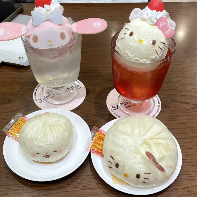 sanrio cafe at ikebukuro 🩷