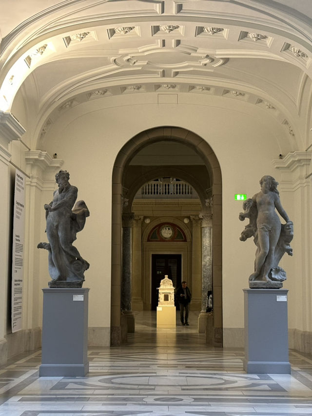 Impressive sculpture museum in Berlin
