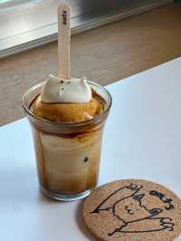 Oats Coffee: A Charming Café in a Seoul Townhouse