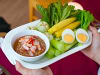 หรอยเล เขาหลัก  ร้านอาหารทะเลที่ใจละลายตั้งแต่คำแร