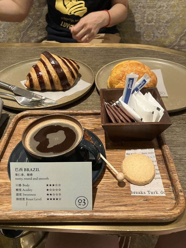 클래식하면서도 모던한 카페, The conservatory!