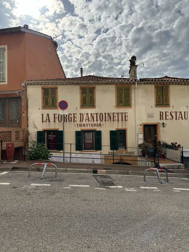เที่ยวคนเดียวแบบชิลๆ ที่ Villefranche-sur-Mer 🇫🇷