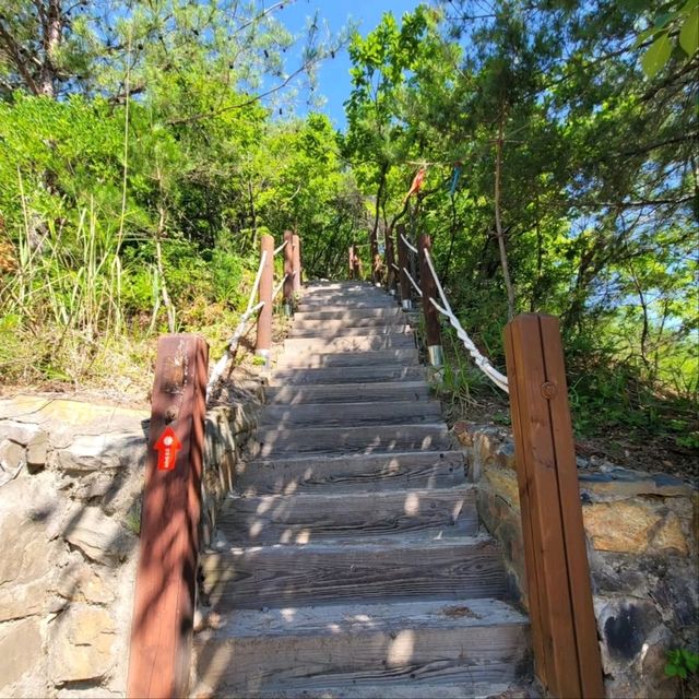 Cloud Stairs and Mountain Air, Gwaebangsan Was a Dream