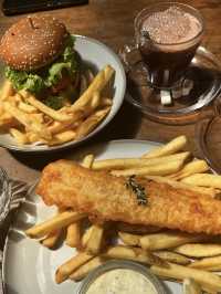Ban Kheng Cafe, Vintage Charm by the Melaka River